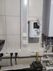 010) Крепление и разводка розеток и выключателей